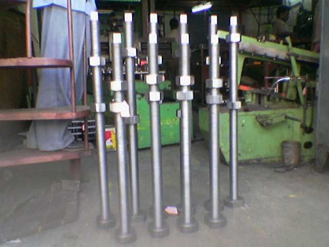 Machined threaded components and studs